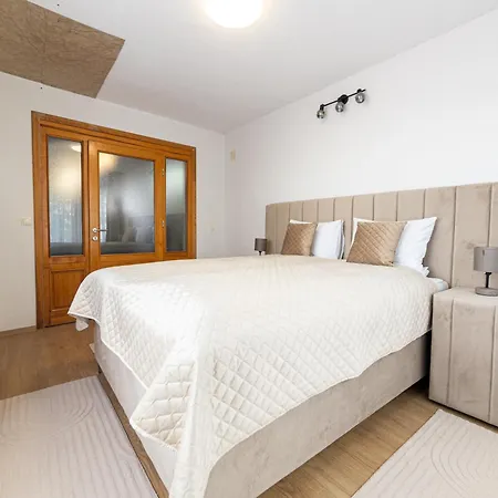 Apartment Old Town Lubina Design
