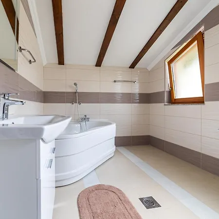 Old Town Lubina Design